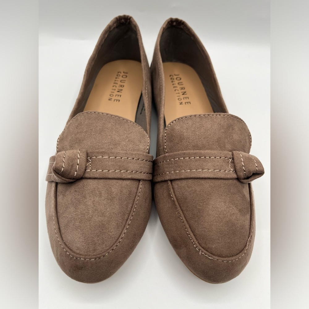Journee Collection Womens Carrie Flat with Vegan Suede and Buckle Detail - Picture 3 of 8
